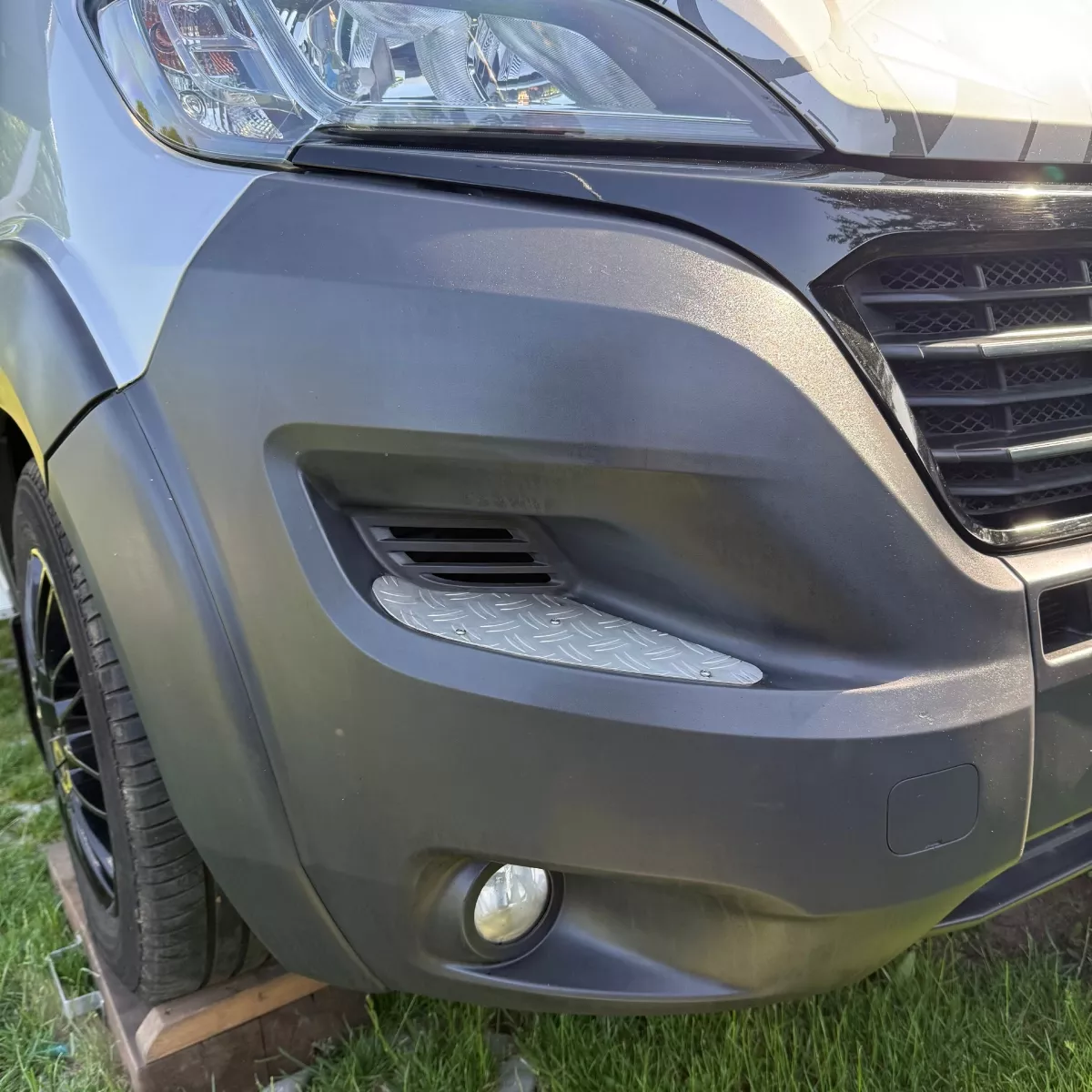 Aluminium Fußbleche als Zubehör