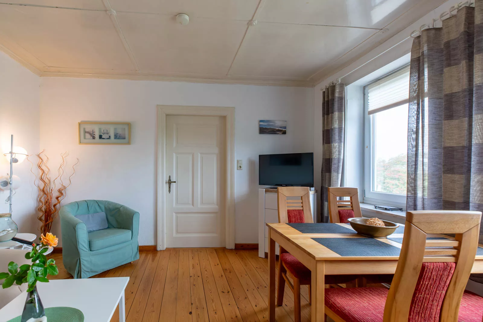 Ferienwohnung Wiesenblick im Radmokerhus auf der Nordseeinsel Pellworm – gemütliche, ebenerdige Ferienwohnung mit Blick auf die Nordseewiesen, perfekt für einen entspannten Urlaub zu zweit an der Nordsee